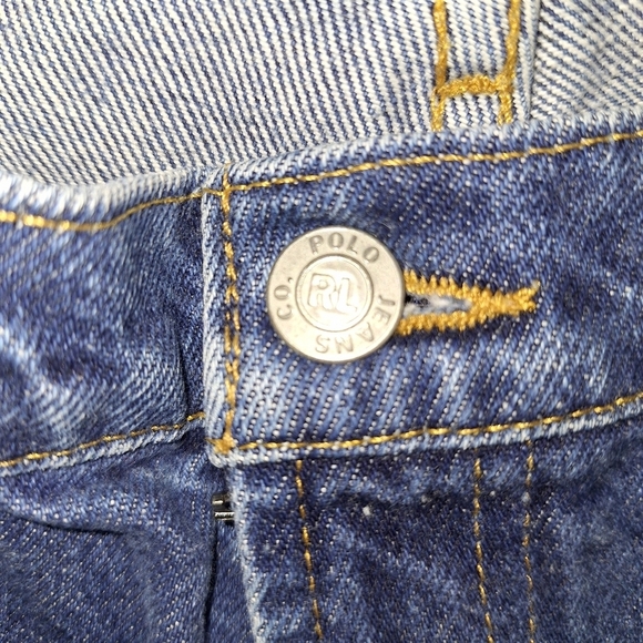 A pair of Ralph Lauren ladies denim flare leg jeans in a size 9/10. 100% cotton - Picture 2 of 8